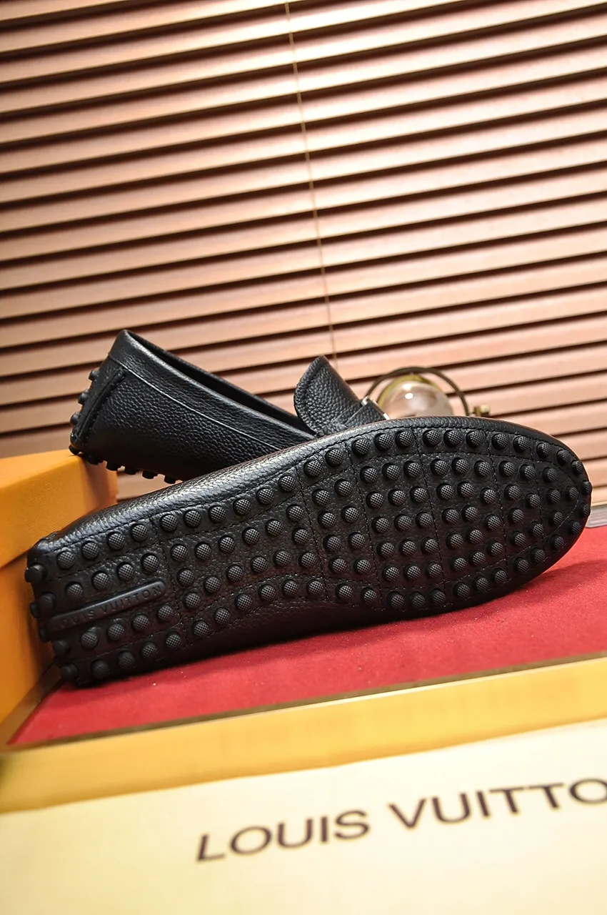 Men's men's shoes 💰420💶 [LV Doudou shoes] (water-dyed cowhide lining) new model is on the market, available on the official website. The new Doudou shoes are processed into single-color materials, and the uppers are made of imported horsehide leather. The body of the shoe is fully hemmed with mark thread, and is lined with imported original cowhide leather. The elegant shoe shape is super suitable for all-matching, and the size is 38-44.
